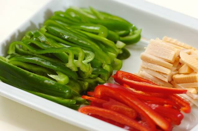 牛肉とピーマンのオイスター炒めの作り方の手順2