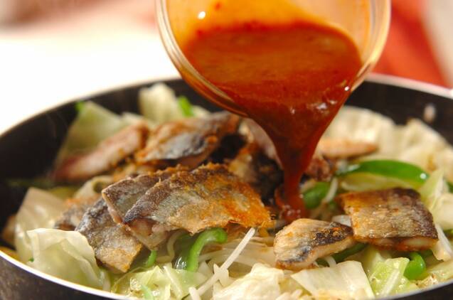 野菜たっぷり！サンマの回鍋肉風の作り方の手順5