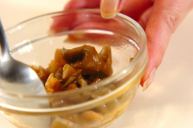 ザーサイのラー油がけの作り方の手順1