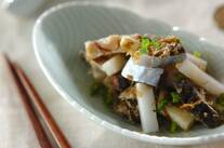 シメサバと野菜のとろろ昆布和え