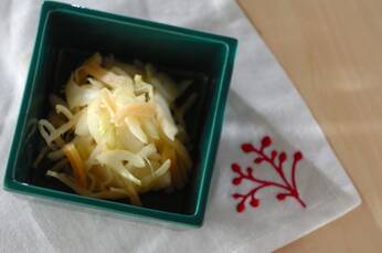 セロリとサキイカの甘酢和え