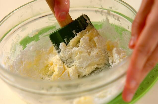 クリームチーズフロスティングが濃厚！バレンタインカップケーキの作り方の手順6