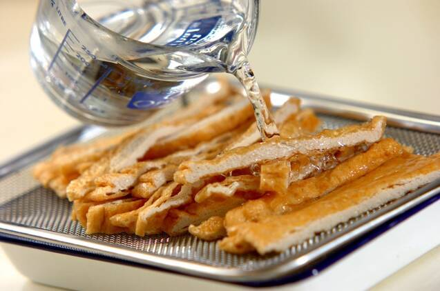 おあげとキャベツの煮びたしの作り方の手順1