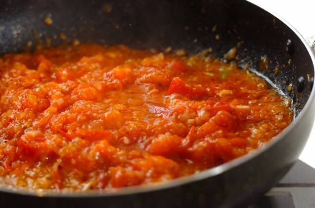 トマトソースのキノコペンネの作り方の手順4