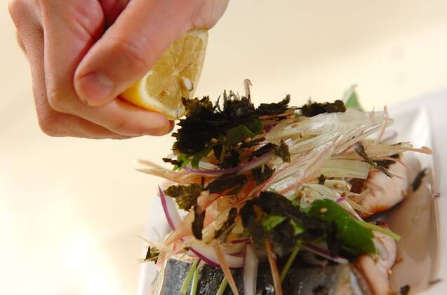 ブリの塩焼き和風サラダ仕立ての作り方の手順3