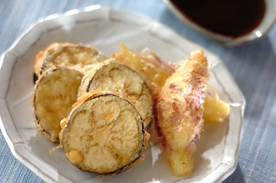 ミョウガとナスの天ぷら 副菜 のレシピ 作り方 E レシピ 料理のプロが作る簡単レシピ