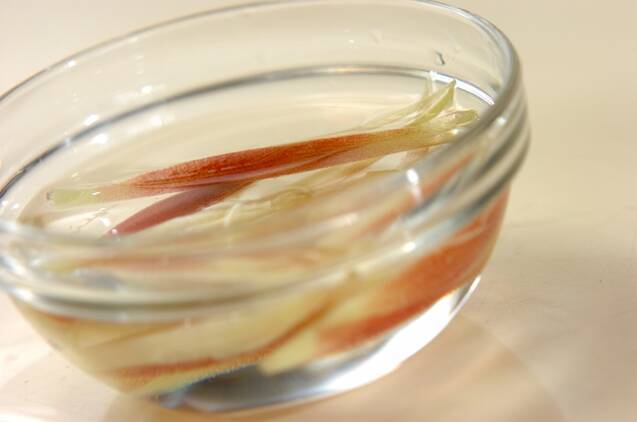 ミョウガのふんわり卵汁の作り方の手順1