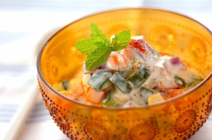 キュウリのクミンヨーグルトサラダ