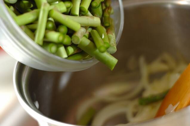 アスパラガスのスープの作り方の手順4