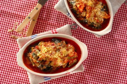 ホウレン草とハムのトマトソース焼き