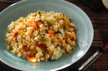 梅干し入り鮭チャーハン