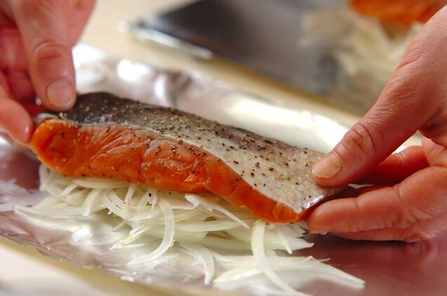 鮭のホイル焼きの作り方の手順4