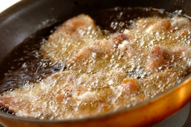 揚げ豚肉のサラダの作り方の手順3