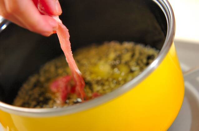 豚こま肉でも大満足のアヒージョ 節約食材で超簡単 by松本 知恵さんの作り方の手順5