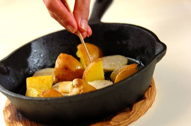 ジャガイモと里芋のグリルの作り方の手順4