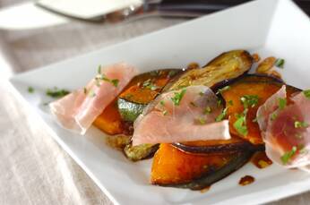 カボチャのソテー生ハムのせ