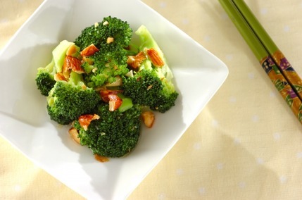 ブロッコリーのアーモンド和え