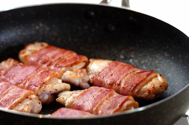 ベーコン巻きチキンの煮込みの作り方の手順4