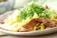 豚バラ肉の卵とじ