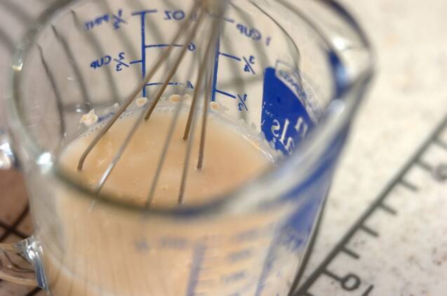 黒ゴマツイストバトンの作り方の手順1