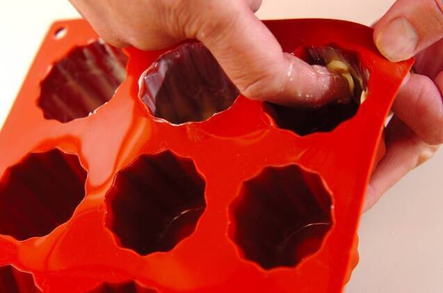 プロ直伝本格カヌレ じっくり寝かせて失敗なしの作り方の手順6