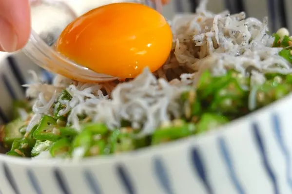 オクラとシラスの小丼の作り方2