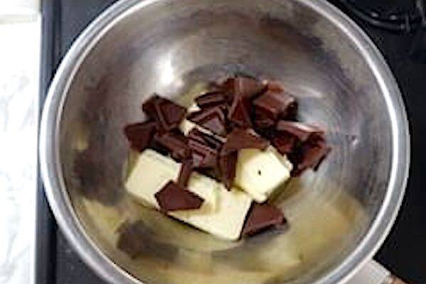 板チョコで本格的！ショコラマドレーヌの作り方の手順4