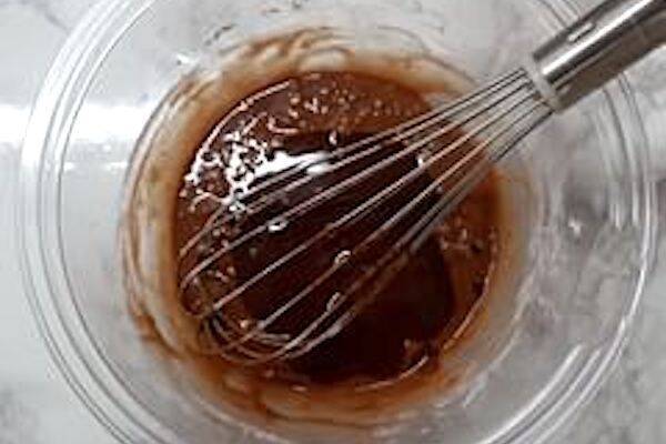 板チョコで本格的！ショコラマドレーヌの作り方の手順9