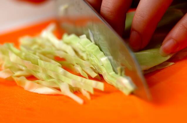 お好み焼き風オムレツの作り方の手順1