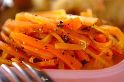 ニンジンのゴマ酢和え
