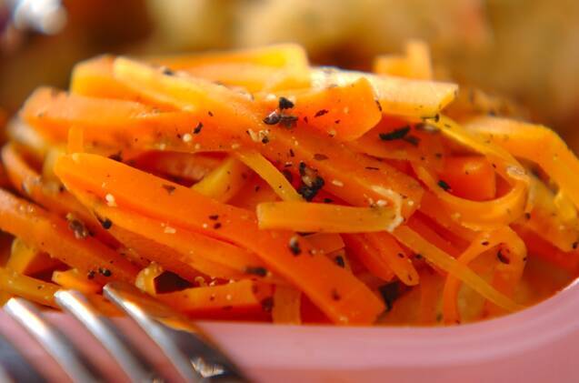 ニンジンのゴマ酢和え