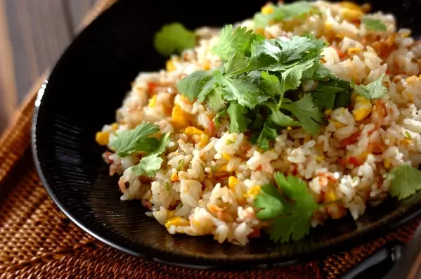 ナンプラー香る!パクチーたっぷりエスニックチャーハン by 池田 絵美さん