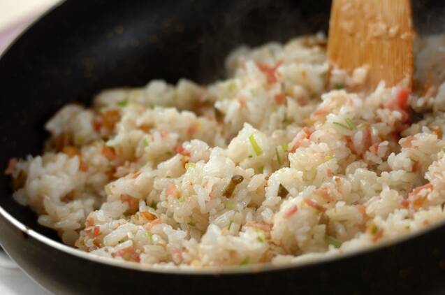 ナンプラー香る！パクチーたっぷりエスニックチャーハン by 池田 絵美さんの作り方の手順3