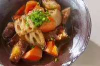 根菜と豚肉の煮物
