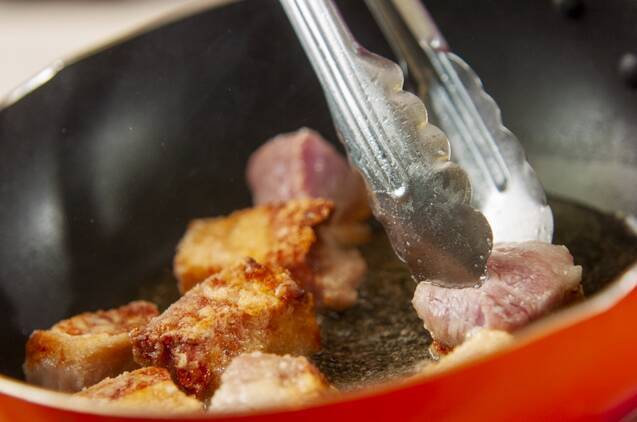 根菜と豚肉の煮物の作り方の手順4