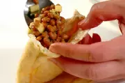 油揚げの納豆はさみ焼きの作り方1