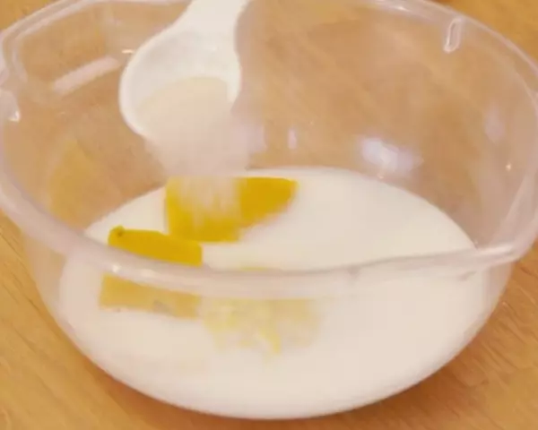 かぼちゃ生地でスティックパンとシナモンロールの作り方1