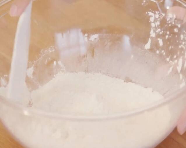 かぼちゃ生地でスティックパンとシナモンロールの作り方の手順2