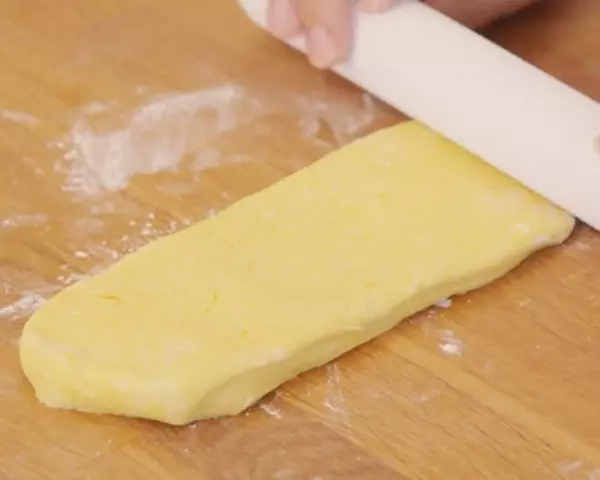 かぼちゃ生地でスティックパンとシナモンロールの作り方8