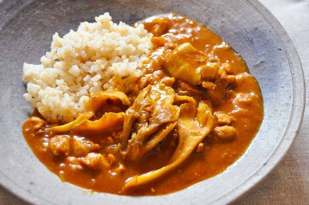 舞茸と鶏肉のスパイスカレーの作り方の手順5