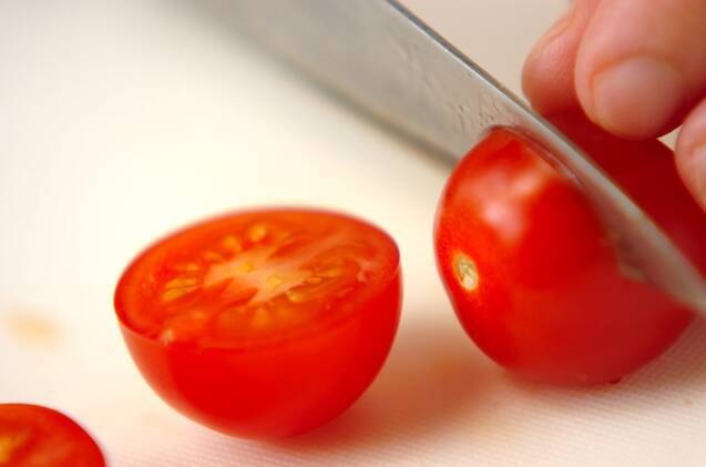 プチトマトの卵焼きの作り方の手順1