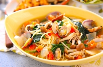 スープパスタの人気レシピ24選！コンソメ・トマト・クリーム・和風、どれにする？