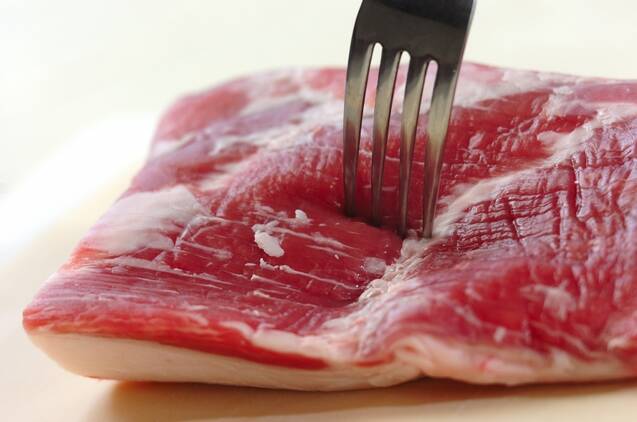 片付け簡単！　豚の角煮の作り方の手順1