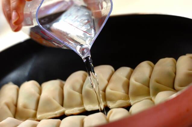 パクチー肉餃子の作り方の手順4