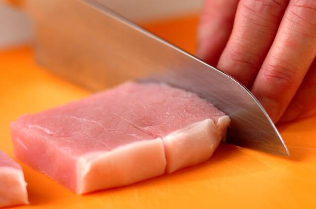 エンドウ豆入り卵とじトンカツ丼の作り方の手順1