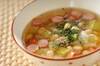 大豆とソーセージのスープの作り方の手順