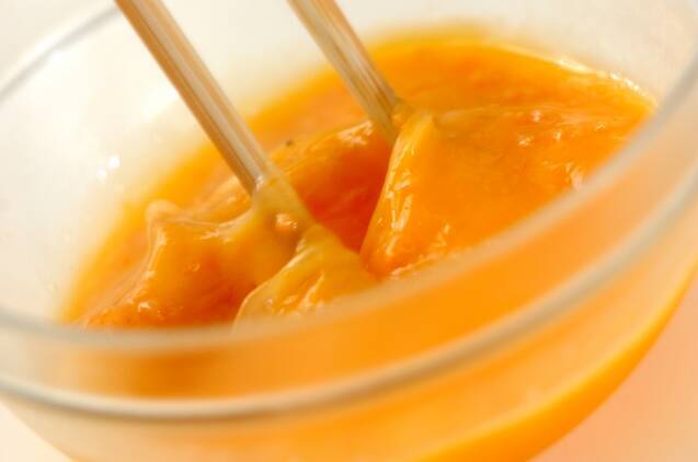 鮭入りだし巻き卵の作り方の手順1