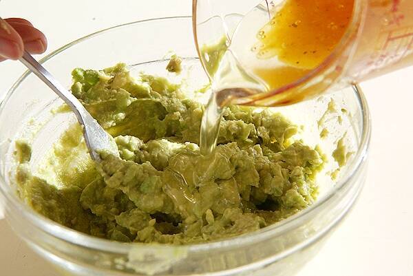 アボカドソースのサラダの作り方の手順5