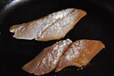 タプナードを添えた魚のソテーの作り方5