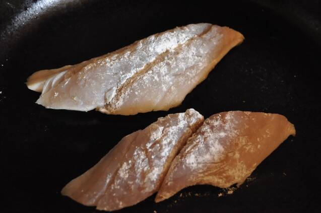 タプナードを添えた魚のソテーの作り方の手順5